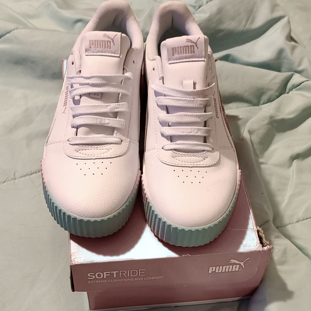 Puma womens tennis shoes size 9 white with teal and pink